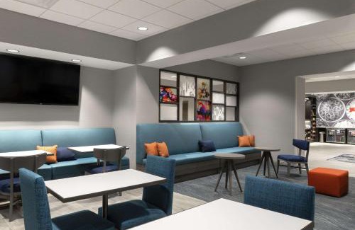 O'Fallon Hotel | Comfortable Stay at Hampton Inn O'Fallon, IL with Pool Access