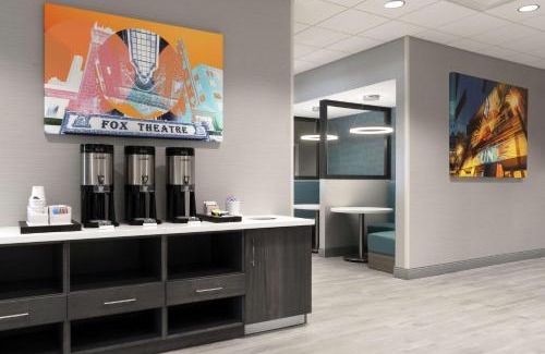 O'Fallon Hotel | Comfortable Stay at Hampton Inn O'Fallon, IL with Pool Access