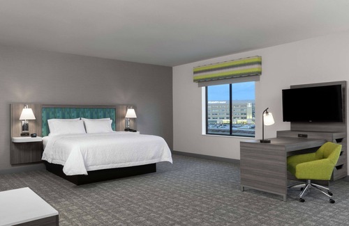 O'Fallon Hotel | Explore Hampton Inn O'Fallon: 9.4/10 & Poolside Relaxation