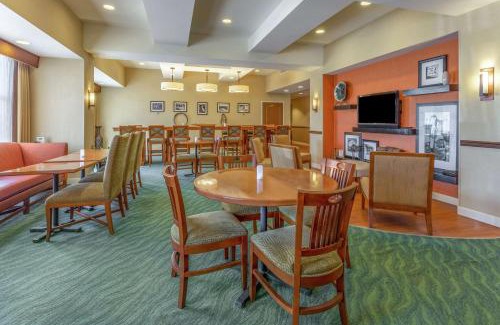 Okeechobee Hotel | Explore Hampton Inn Okeechobee with Pool & Ocean Views