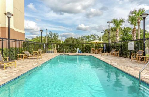 Okeechobee Hotel | Explore Hampton Inn Okeechobee with Pool & Ocean Views