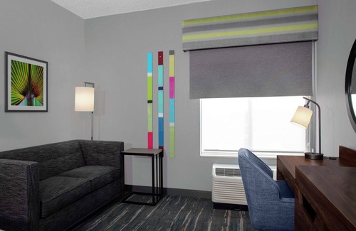 Florida Central Atlantic Coast Hotel | Top-Rated Hampton Inn Orlando with Pool & Family Amenities