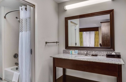 Ozark Hotel | Guest Rated 8.8: Hampton Inn Ozark with Pool & Dining