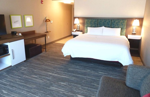 Fort Lee - Paramus Hotel | Top-Rated Hampton Inn Paramus with Pool & Family Amenities