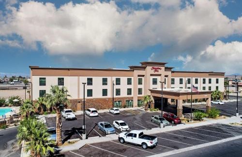 Parker Hotel | Discover Comfort at Hampton Inn Parker, AZ - Pet Friendly & Pool