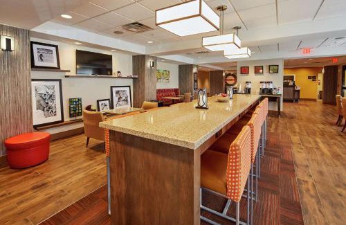 Parker Hotel | Discover Comfort at Hampton Inn Parker, AZ - Pet Friendly & Pool