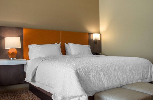 Parker Hotel | Exceptional Stay at Hampton Inn Parker with Pool & Breakfast