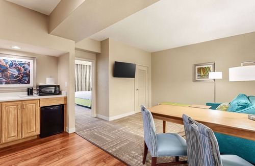 Litchfield by the Sea Hotel | Discover Hampton Inn Pawleys Island with Pool & Spa