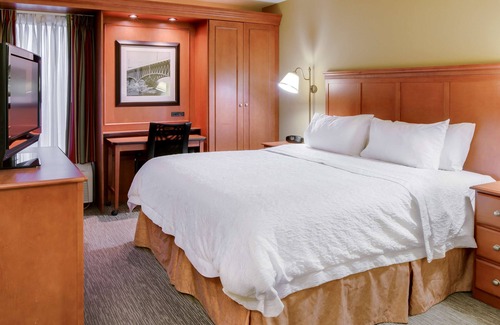 Moon Township Hotel | Convenient Stay at Hampton Inn Pittsburgh-Airport