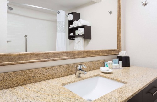 Willock Hotel | Comfortable Stay at Hampton Inn Pittsburgh/West Mifflin