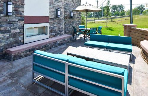 Franklin Park Hotel | Pet-Friendly Retreat at Hampton Inn Pittsburgh - Wexford