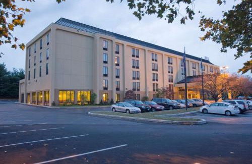 Wyomissing Hotel | Family-Friendly Stay at Hampton Inn Reading/Wyomissing