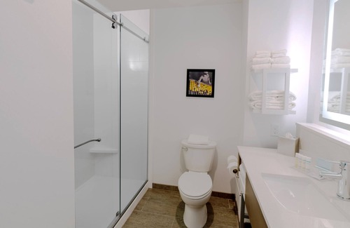 Downtown Riverside Hotel | Discover Hampton Inn Riverside Downtown: Family-Friendly Getaway