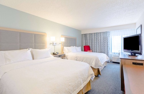 Rochester Hotel | Relax at Hampton Inn Rochester-South with Pool & Hot Tub