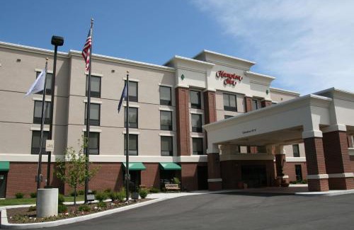 Webster Crossing Hotel | Comfortable Stay at Hampton Inn Rochester-Webster with Pool
