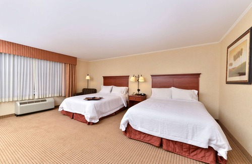 Rock Springs Hotel | Relax at Hampton Inn Rock Springs with Pool and Spa
