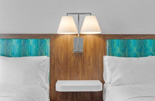 Saline Hotel | Book Hampton Inn Saline: Guest Rated 9.4 with Pool Access