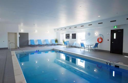 Stonebridge Hotel | Discover Hampton Inn Saskatoon South: Pet-Friendly Comfort
