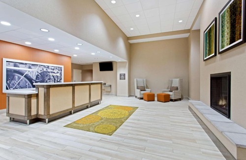 Sault Ste. Marie Hotel | Top-Rated Hampton Inn Sault Ste Marie with Oceanfront Views