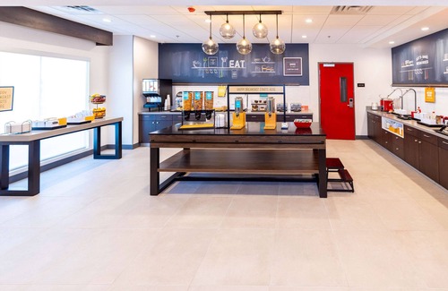 Selma Hotel | Eco-Friendly Comfort at Hampton Inn Selma, CA - Guest Rated 9.4