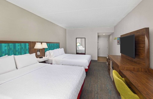 Selma Hotel | Cozy Getaway at Hampton Inn Selma with Pool & Spa