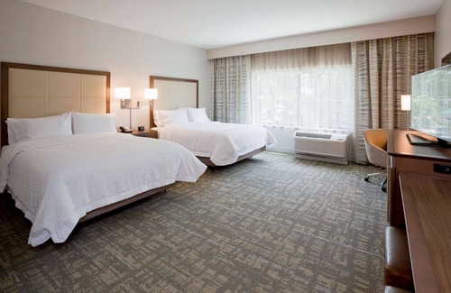 Spicer Hotel | Family-Friendly Stay at Hampton Inn Spicer Green Lake