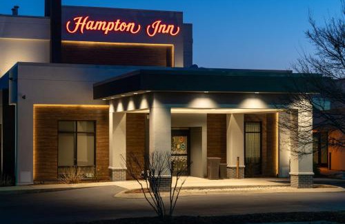 Springfield Hotel | Family-Friendly Hampton Inn in Springfield with Pool Access