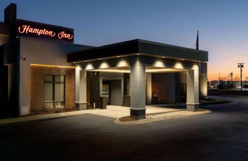 Springfield Hotel | Family-Friendly Hampton Inn in Springfield with Pool Access