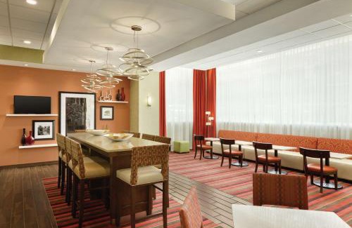 St. Albans Hotel | Discover Hampton Inn, St. Albans: Family-Friendly Comfort