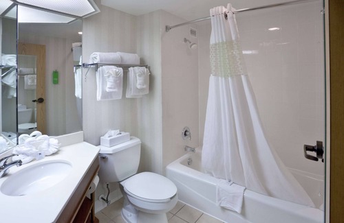 St. Charles Hotel | St. Charles Getaway: Family-Friendly with Pool & Restaurant