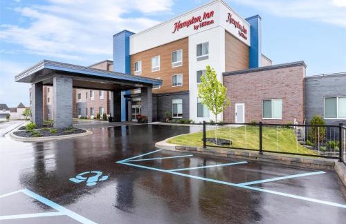 St Ignace Hotel | Lakefront Retreat at Hampton Inn St Ignace with Pool Access