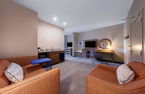 St. Robert Hotel | Comfortable Stay at Hampton Inn St. Robert with Pool & Spa