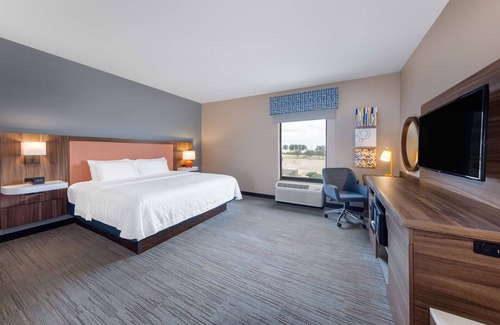 St. Robert Hotel | Comfortable Stay at Hampton Inn St. Robert with Pool & Spa