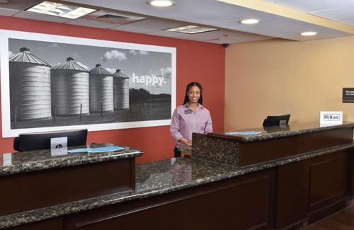 Stony Creek Hotel | Pet-Friendly Comfort at Hampton Inn Stony Creek