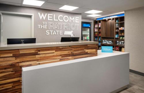 Sturbridge Hotel | Discover Comfort at Hampton Inn Sturbridge with Pool Access