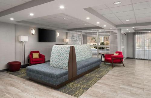 Sturbridge Hotel | Discover Comfort at Hampton Inn Sturbridge with Pool Access
