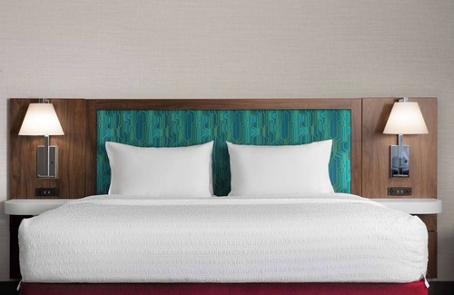 Sturbridge Hotel | Relax at Hampton Inn Sturbridge with Pool and Spa Access
