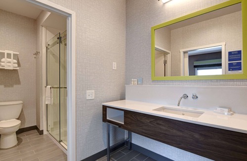 Canal Winchester Hotel | Exceptional Hampton Inn & Suites with Pool and Spa Access