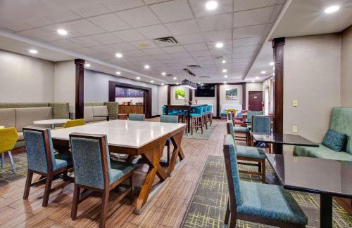 Middleburg Heights Hotel | Comfort and Convenience at Hampton Inn & Suites Cleveland