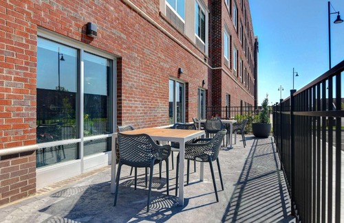 Canal Winchester Hotel | Pet-Friendly Retreat at Hampton Inn & Suites Canal Winchester