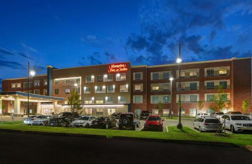 Canal Winchester Hotel | Pet-Friendly Retreat at Hampton Inn & Suites Canal Winchester