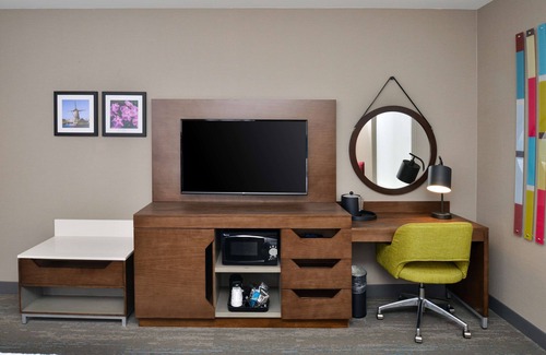Adrian Hotel | Top-Rated Hampton Inn & Suites Adrian with Pool and Breakfast