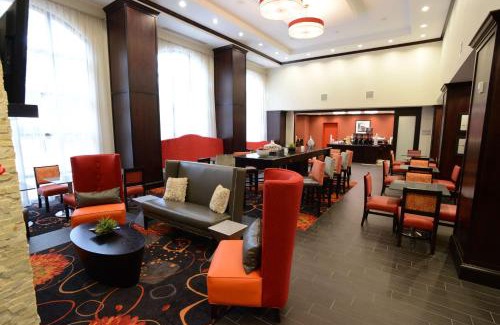 Albany Hotel | Welcoming Hampton Inn & Suites Albany with Pool Access