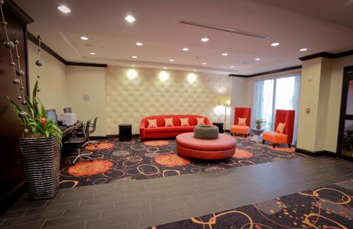 Albany Hotel | Welcoming Hampton Inn & Suites Albany with Pool Access