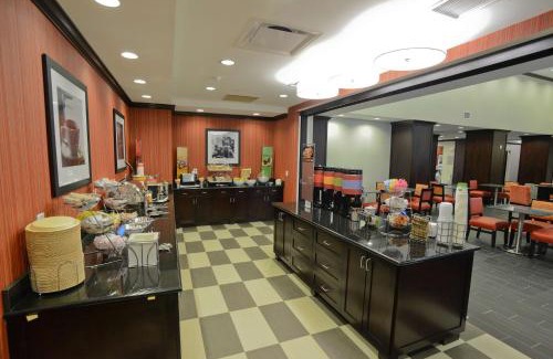 Albany Hotel | Welcoming Hampton Inn & Suites Albany with Pool Access