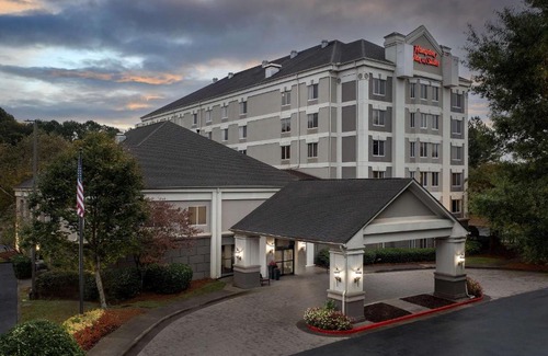 Alpharetta Hotel | Pet-Friendly Stay at Hampton Inn & Suites Alpharetta-Windward