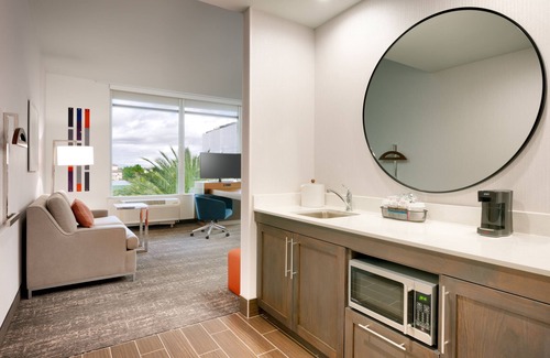 Anaheim Resort Hotel | Top-Rated Stay at Hampton Inn & Suites Anaheim Resort