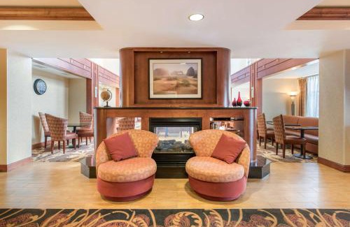 Pacific Hotel | Discover Hampton Inn & Suites Arcata with Pool and Hot Tub
