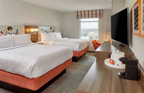 Midtown Hotel | Guest Favorite: Hampton Inn & Suites Atlanta Midtown