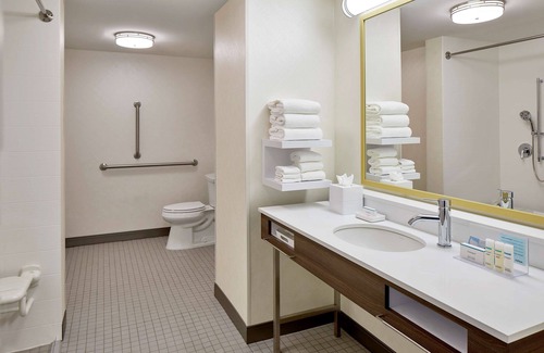 Midtown Hotel | Guest Favorite: Hampton Inn & Suites Atlanta Midtown